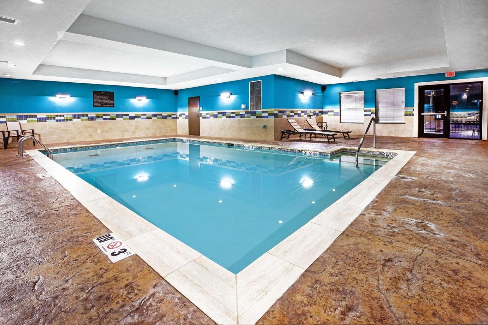 Hampton Inn & Suites Claremore Bagian luar foto